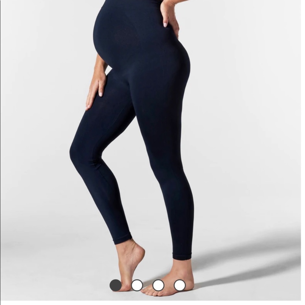 Brand New Blanqi Navy leggings in size Large